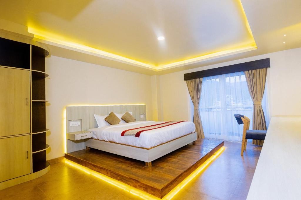 POM's Penthouse | Pokhara Apartment